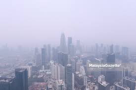 Jerebu asia tenggara 2019 ialah krisis pencemaran udara yang menjejaskan beberapa negara di asia tenggara, termasuk brunei, indonesia, malaysia, singapura dan thailand. Indonesia Tak Mau Claim Jerebu Sebagai Khazanah Negara Mereka