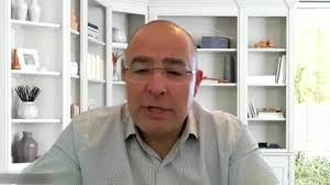 Slippery Winnipeg sidewalks see mobility advocates calling for change