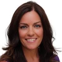 Elizabeth Scribner's Instagram, Twitter & Facebook