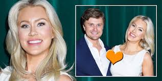 Beauty points sammeln & mit der douglas beauty card von exklusiven vorteilen profitieren. Blondinbella Visar Upp Nya Pojkvannen Stoppa Pressarna Kandisar Kandisnytt Hant Extra Se Hor Noje