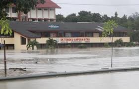 61ziyaretçi tarafından sk tengku ampuan intan'de çekilen bütün fotoğrafları gör. Harian Metro On Twitter Sekolah Tengku Ampuan Intan Ditenggelami Air Di Kg Batu 24 Kuala Berang Foto Yusmaizi Karim Http T Co Ik2fmvntui Http T Co Hwoiqlwjqi
