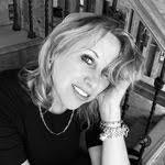 Donna Giza's Instagram, Twitter & Facebook