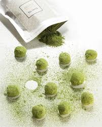 Truffes Lait De Coco Chocolat Blanc Au The Matcha Pour 4 Personnes Recettes Elle A Table Recette Matcha The Matcha Lait De Coco