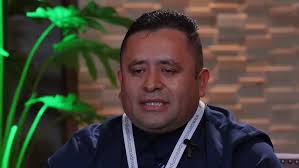 "Cambia tus pensamientos y cambiarás tu mundo" Luis Fallas y el Centro de  Superación Personal presen