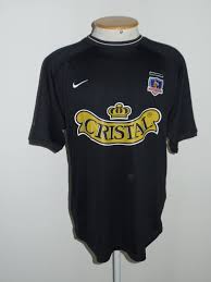 Basierend auf der condivo 21 template, die bereits für das neue trikot von algerien verwendet wurde, kombiniert das adidas colo colo 2021 trikot eine weiße basis mit schwarzen akzenten. Colo Colo Weg Fussball Trikots 2001 Sponsored By Cristal