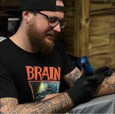 Kris Masterson's Instagram, Twitter & Facebook