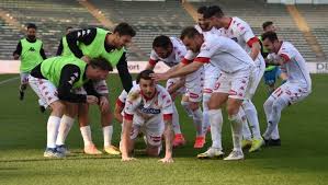 Planning to travel from bari to foggia? Calcio Impresa Del Bari In Dieci Batte Il Foggia Con Una Punizione Capolavoro Di Cianci E Il Ritorno Del Trenino La Repubblica