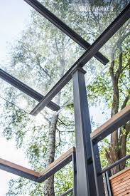 Vordacher Terrassenuberdachung Mit Sonnenschutz Sonnenschutz Terrassenuberdachung Uberdachung Terrasse Terrassendach