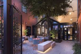 Read our 2427 customer reviews and find great prices, no booking fees and 100% booking guarantee with hostelworld. Hotel Du Dragon 4 Sterne Hotel Im Stadtzentrum Von Strassburg