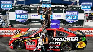 Will start from the pole for nascar's first cup race at a short track this season, as the weather also washed out qualifying. Truex Outlasts Teammate Hamlin To Win Again At Martinsville Wcnc Com