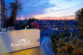 Vous voulez passez une soirée comme loin du. Les 9 Meilleurs Rooftops De Paris En 2021 Toi Toi Mon Toit