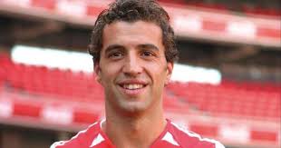 Simão pedro fonseca sabrosa oih (born 31 october 1979), known mononymously as simão (portuguese pronunciation: Classico Muito Importante Diz Simao Renascenca