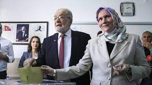 Temel karamollaoğlu eşi kimdir nerelidir. Karamollaoglu Esi
