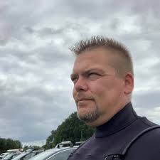 What are the advantages and disadvantages of waist compared with seat  harnesses please and which are favourite without breaking the bank?