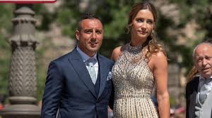 ¿a qué hora comienza la boda de sergio ramos y pilar rubio? Cazorla Desvela El Unico Invitado Con Movil En La Boda De Sergio Ramos