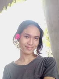 Im a feminine gay guy.. Respect my post please.. Im looking for sincere and  genuine connection..