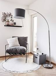 Modern Scandi In Dieser Leseecke Stimmt Einfach Jedes Detail Der Einzigartige Xl Sessel Cornwall Eine Moderne L Wohnzimmer Sessel Leseecke Dekorative Lampen