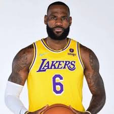Two fortnite skins based off lebron james, including one modeled after his space jam role, are coming to fortnite on july 14th. Lebron James Fans Lebronteam Twitter