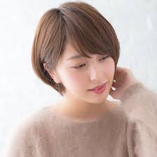 年齢より若く見えると評判です 大人ショート マジックを体感して 美髪 髪型 丸顔 髪型