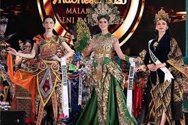 The dress symbolizes a heartfelt hope for a brighter future where masks are no longer necessary. Puteri Indonesia 2020 Special Award Winners Announced