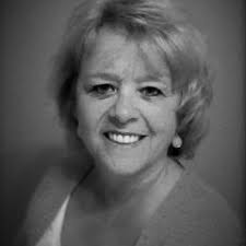 Cindy Mansur's Instagram, Twitter & Facebook