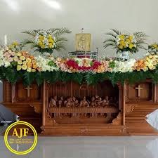 Lihat ide lainnya tentang altar, bunga, rangkaian bunga. Meja Altar Gereja Minimalis Kristiani Alta Jati Furniture
