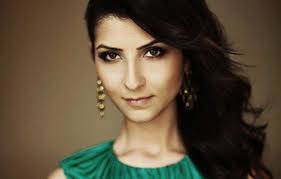 İlk bağlama ve repertuar derslerini babası dursun özdil'den aldı. Ozlem Ozdil Sarkilari Dinle Ozlem Ozdil Klipleri Izlesene Com