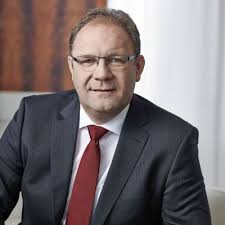 Peter van agtmael reiste von verwandten in stuttgart zu bayerns größtem flüchtlingslager. Personen Breuninger Willem Van Agtmael Mit Ritterorden Ausgezeichnet