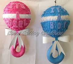 Lanzar Un Baby Shower Agregue Diversion A Su Evento Con Esta Pinata De Sonajero De Bebe Esta Es Una Pinata Hecha A Mano De Pinata Baby Rattle Diy Baby Stuff