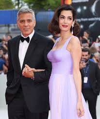 Lovebirds george clooney and amal clooney became a family of four upon welcoming their twins, ella and alexander, in june 2017. Zum 60 Geburtstag George Clooney Gonnt Sich Luxus Weingut Leute Bild De
