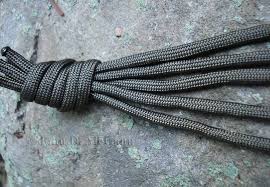 The four strand paracord braid is achieved in a similar way to the three strand one. Survival Resources Diy Braided Paracord Hatband