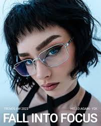 For all those who like to become eye-catchers! 🤩 Explore our Autumn/Winter  Trends and bring youself back to the 2000's! ✌️ (👓: 7429707)  #autumnwintertrends #misterspextrends #eyewear #fallintofocus #misterspex  #y2k