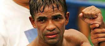 Moreno vs Parra por el título gallo AMB