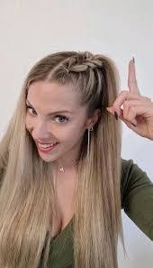 Heather Arias's Instagram, Twitter & Facebook