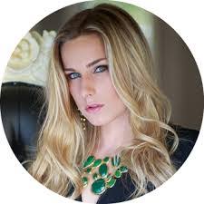 Annesley Mackinnon's Instagram, Twitter & Facebook