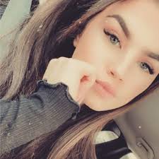 Ashley Leger (@_ashleyleger)