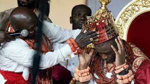 Olu of warri in tears as he worships god during coronation ceremony. W8p4igeeyhathm