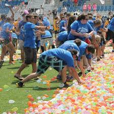 Algunos de los juegos incluso pueden realizarse por toda la familia, ya que son divertidos y un estupendo ejercicio tanto para los peques como para los adultos. Juguetes De Globos Acuaticos De Verano Para Ninos Y Adultos Juego De Agua Al Aire Libre Juegos De Piscina Fiesta En La Playa 888 Uds Piscinas Y Juegos Acuaticos