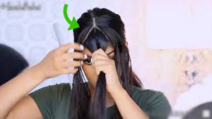 Cotés courts en dégradé fondu et dessus légèrement plus long vers l'avant, avec barbe taillée. 3 Manieres De Se Faire Une Belle Frange Degradee