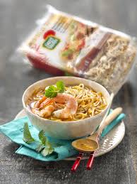 Bouillon Pimente Aux Crevettes Et A La Citronnelle Nouilles Aux œufs Recette Recettes De Cuisine Nouilles Aux Oeufs Cuisine