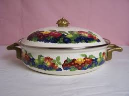 Vintage Lincoware Enamel 2 1 2 Quart Casserole Round Pot Etsy In 2020 Vintage Brass Handles Casserole