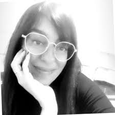 Miriam Piper's Instagram, Twitter & Facebook