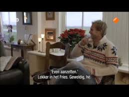 In het programma, dat via televisie en internet wordt uitgezonden, gaan vrijgezelle boeren voor het oog van de camera op zoek naar een geliefde. Boer Zoekt Vrouw Zo 8 Mrt 2015 Youtube