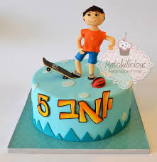 Skate cake carved chocolate cake decorated with buttercream and little skateboard toys. Skateboard Cake Cake By Mamite7 Cakesdecor