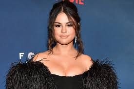 Contact selena gomez on messenger. Selena Gomez On Her Bittersweet Year Seeing The World In A Better Place People Com