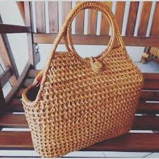 Hasil gambar untuk tas rotan yola bali