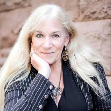 Heather Dawe's Instagram, Twitter & Facebook