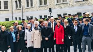 Der bundesrat hat in einer sondersitzung die änderung des infektionsschutzgesetzes beschlossen. Bundesrat In Zurich Ein Witz Ein Paar Selfies Und Viele Geschenke News Srf