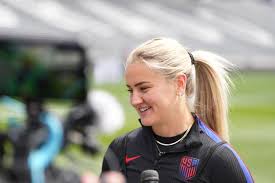 Emma Hayes Sets High Expectations for Lindsey Heaps Upon NWSL Return