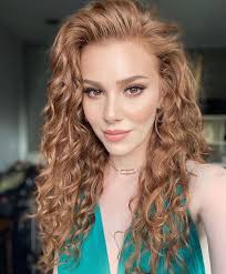 She is 35 years old and is a leo. Elcin Sangu Argentina On Twitter Happy New Year My Beautiful Girl Elcinsangu Mutluyillar Newyear Anonuevo